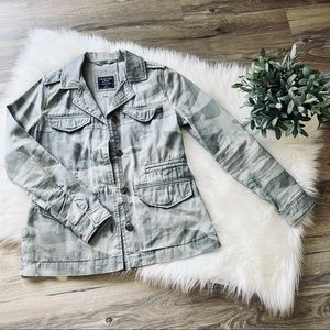 A&F camo vintage military jacket size XS